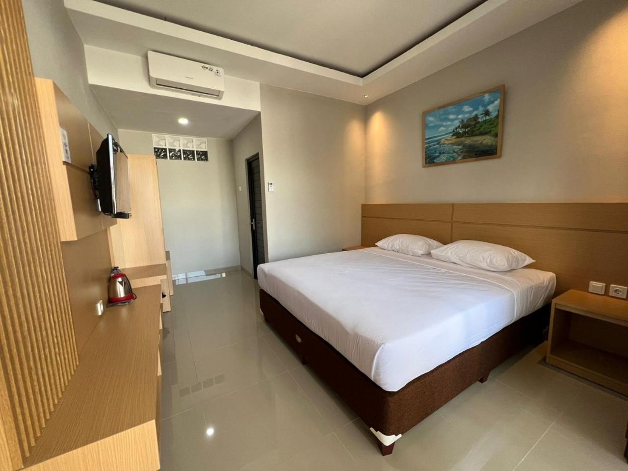 Hotel Century Pangandaran Bagian luar foto
