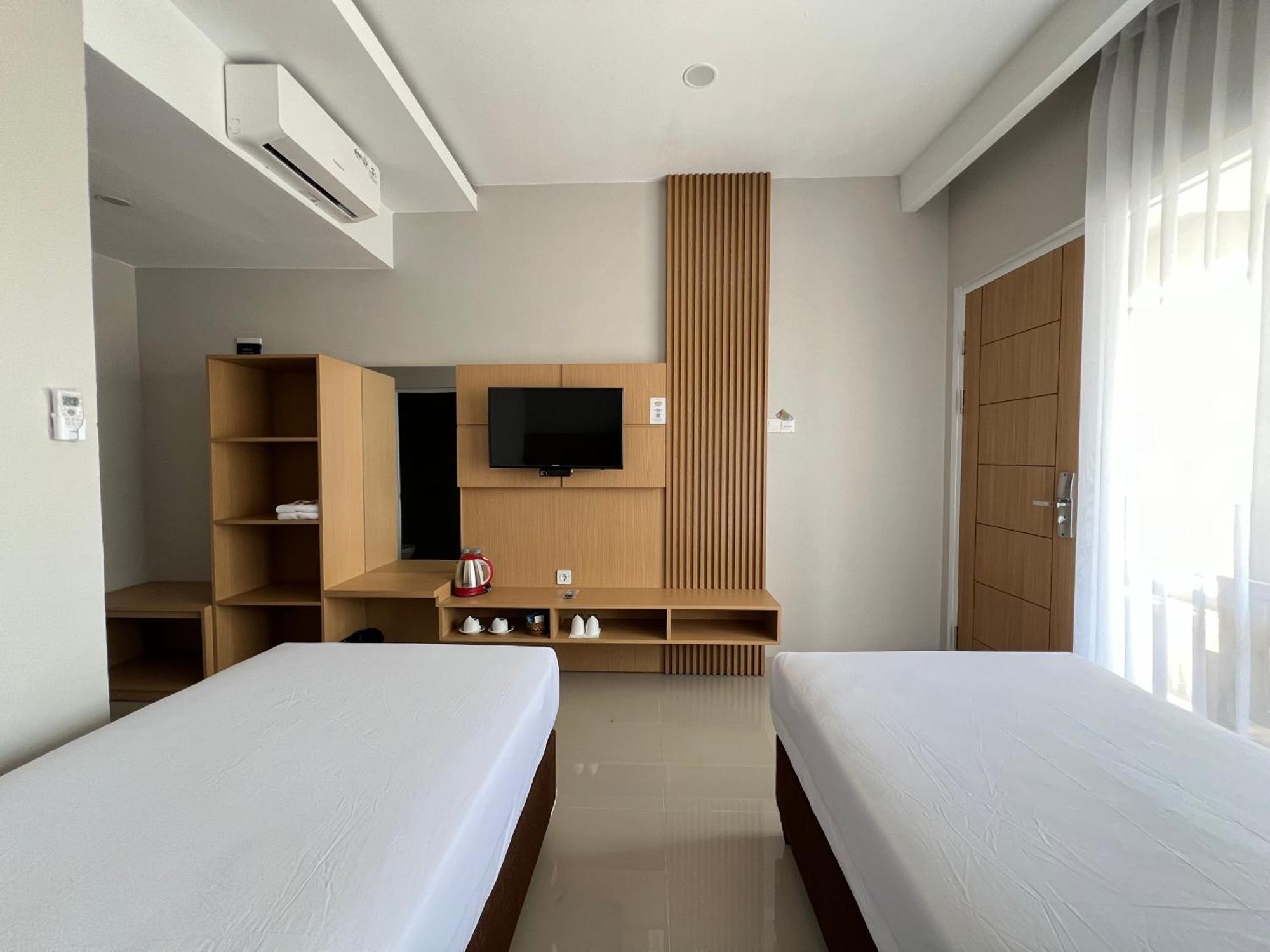 Hotel Century Pangandaran Bagian luar foto